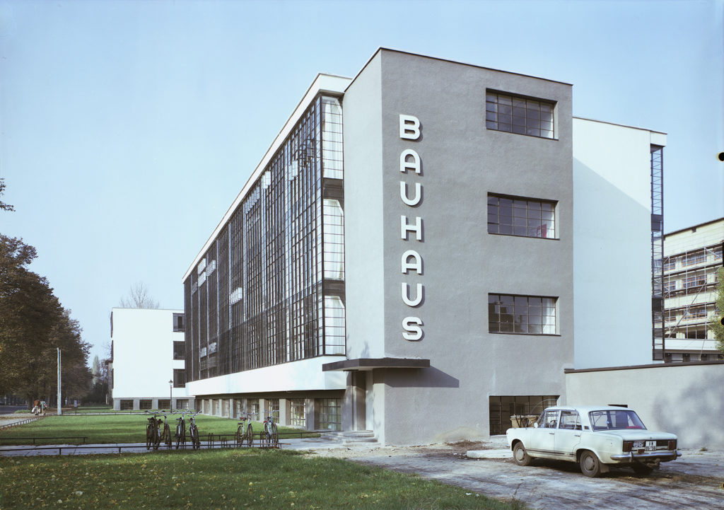 Dessau. Bauhaus (1926, Walter Gropius). Werkstättenbau von Süden